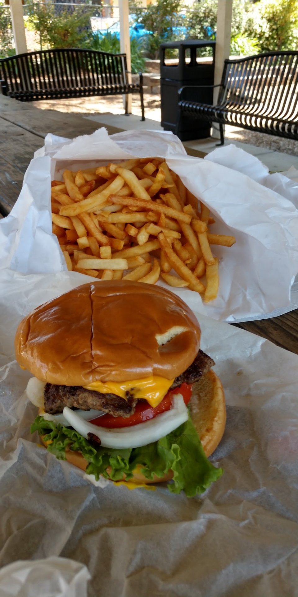 Burger menu with extras, drinks, and fries.